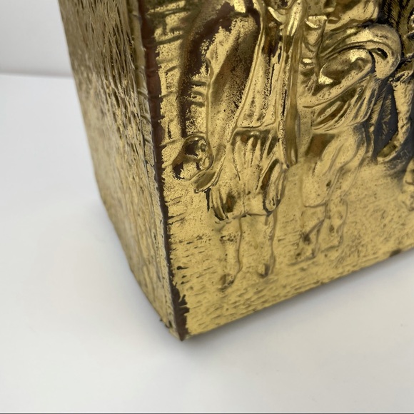 1960s Vintage Brass Magazine Rack With Wood Back - Picture 9 of 10